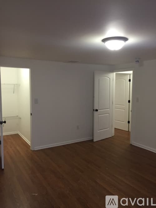 Washington House: 147 W Washington Ave