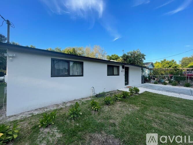 Tampa House: 8835 West Patterson Street