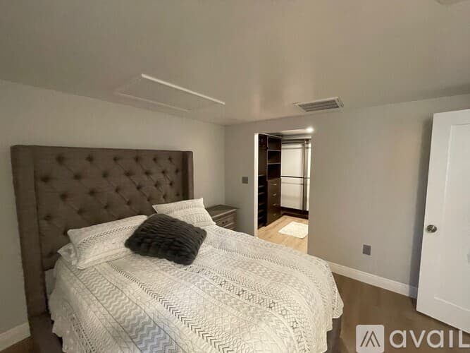 Tampa House: 8835 West Patterson Street