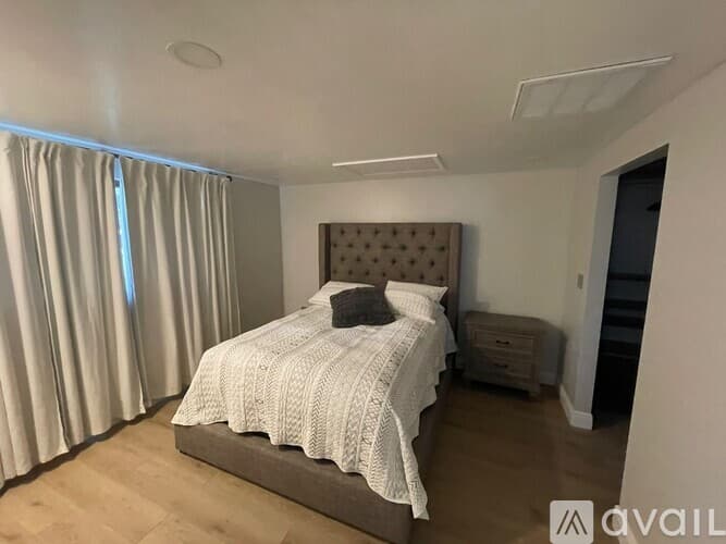 Tampa House: 8835 West Patterson Street