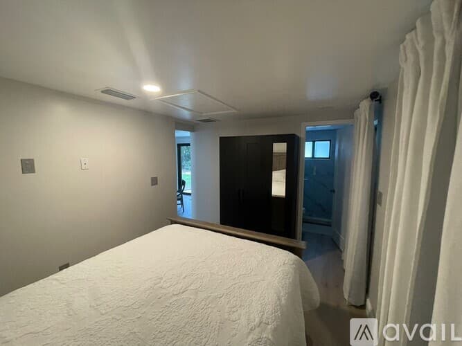 Tampa House: 8835 West Patterson Street
