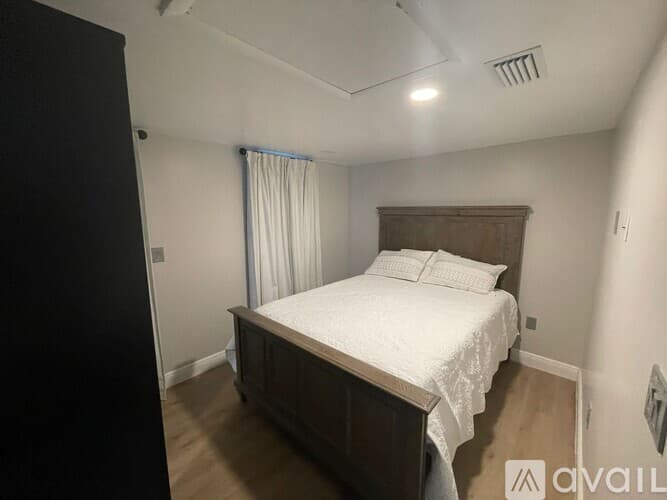 Tampa House: 8835 West Patterson Street