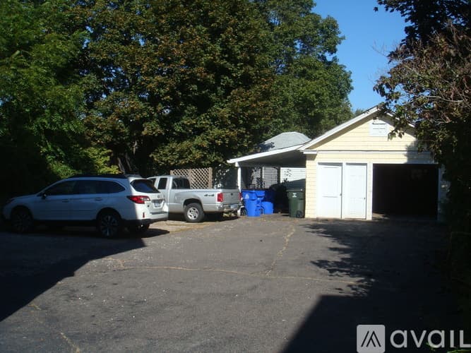 West Hartford Apartment: 406 Park Rd