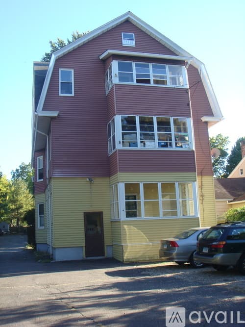 West Hartford Apartment: 406 Park Rd