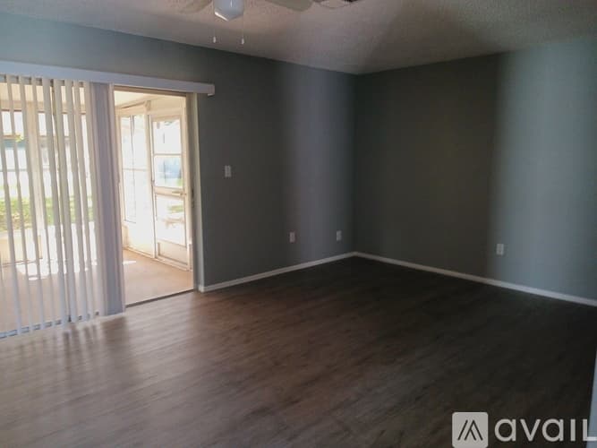 Spring Hill Townhome: 1334 London Ave