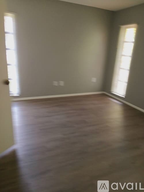 Spring Hill Townhome: 1334 London Ave