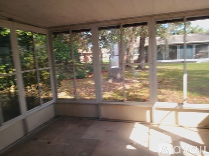 Spring Hill Townhome: 1334 London Ave