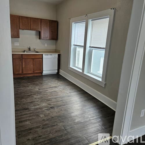 Independence Apartment: 421 N Spring St