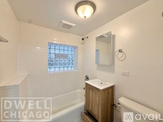 Chicago Apartment: 2915 W George St