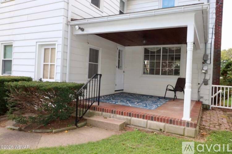 Montoursville House: 502 Montour St N