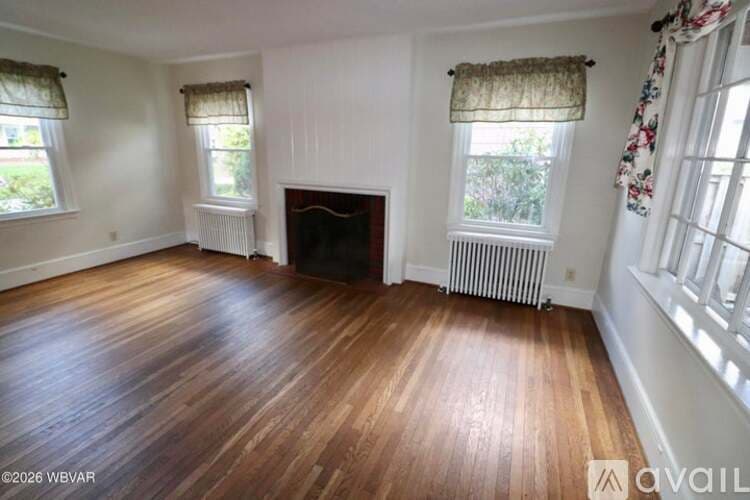 Montoursville House: 502 Montour St N