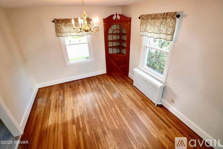 Montoursville House: 502 Montour St N