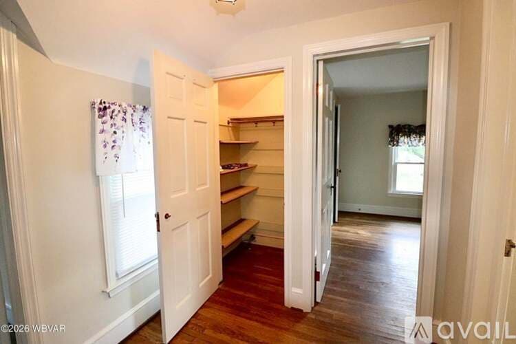 Montoursville House: 502 Montour St N