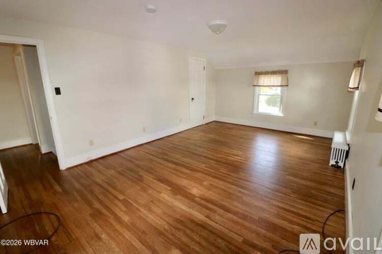 Montoursville House: 502 Montour St N