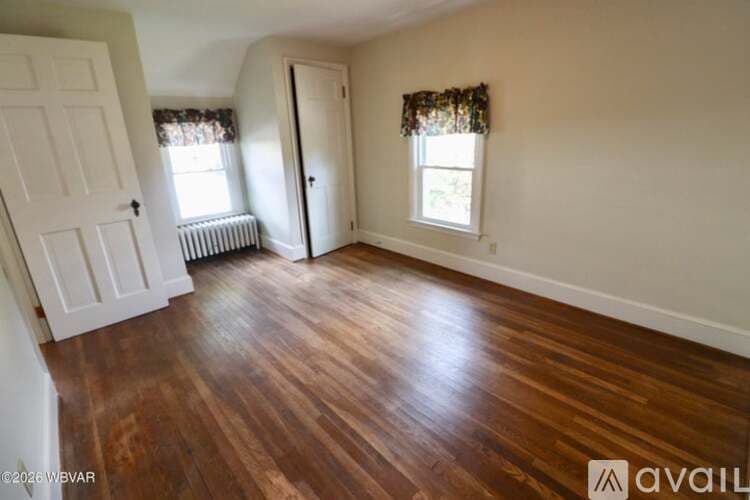 Montoursville House: 502 Montour St N