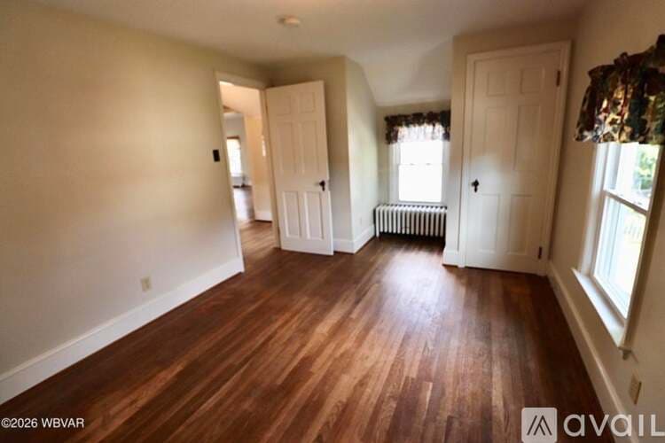 Montoursville House: 502 Montour St N