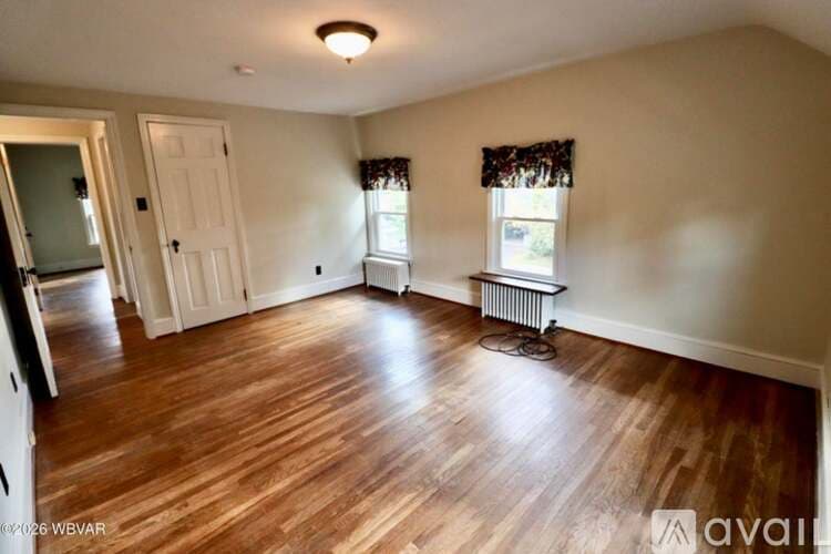Montoursville House: 502 Montour St N