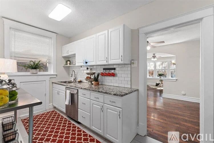 St. Louis Apartment: 4459 Russell Blvd
