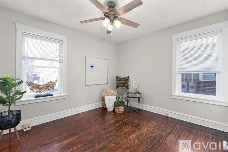 St. Louis Apartment: 4459 Russell Blvd