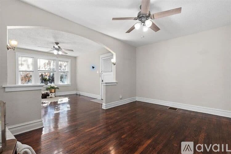St. Louis Apartment: 4459 Russell Blvd