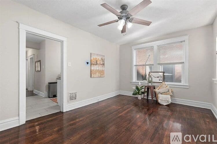 St. Louis Apartment: 4459 Russell Blvd