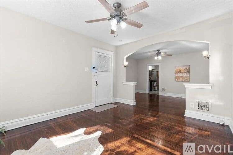 St. Louis Apartment: 4459 Russell Blvd