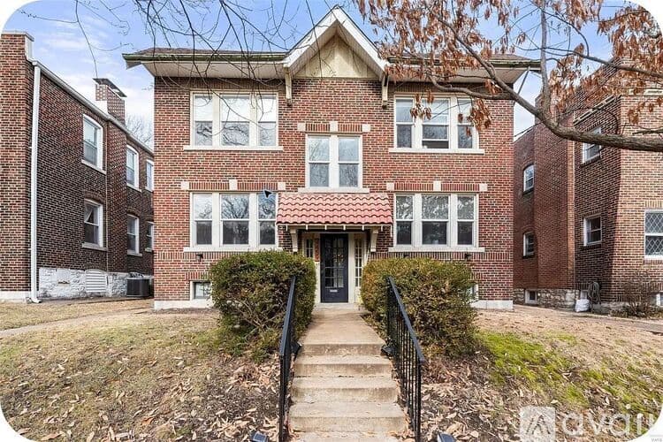 St. Louis Apartment: 4459 Russell Blvd