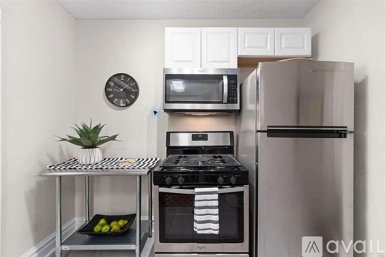 St. Louis Apartment: 4459 Russell Blvd