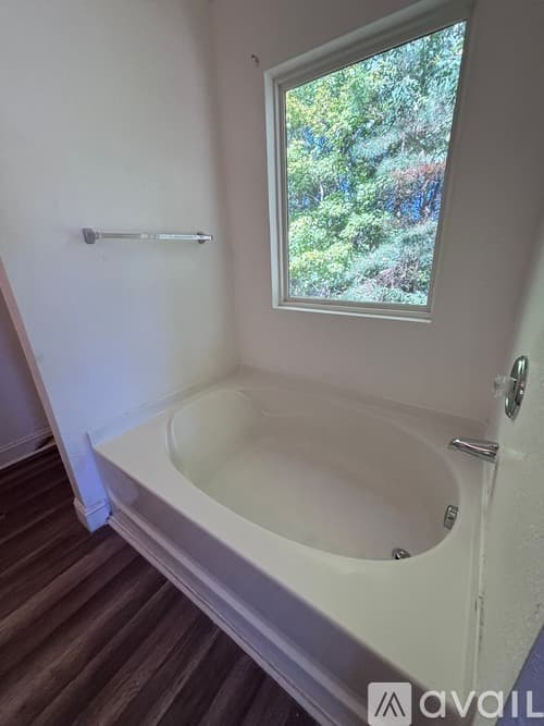 Rock Hill House: 617 Annalinde Ln