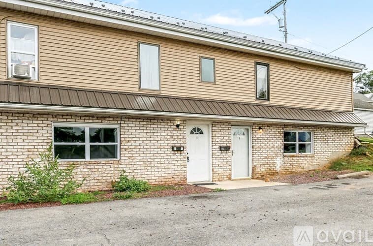 Dillsburg Apartment: 11 N Chestnut St