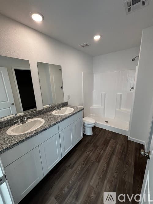 Bullhead City House: 2392 Tapatio Dr