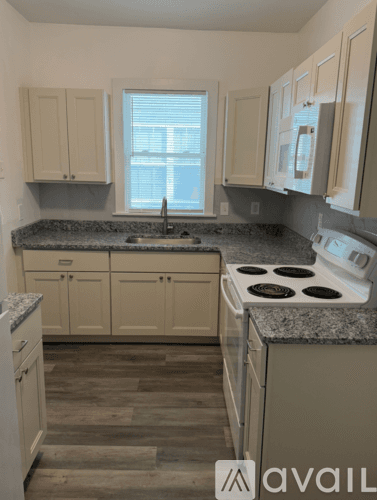 Portsmouth Apartment: 2017 Deep Creek Blvd