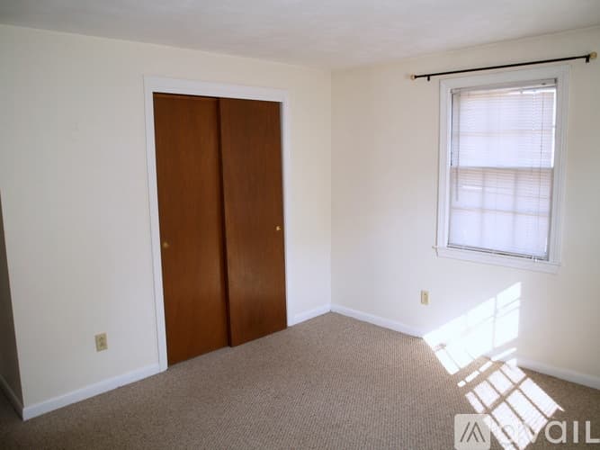 Chelmsford Condo: 17 Sinai Circle