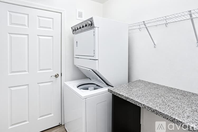 Battle Creek Apartment: 100 Gethings Circle