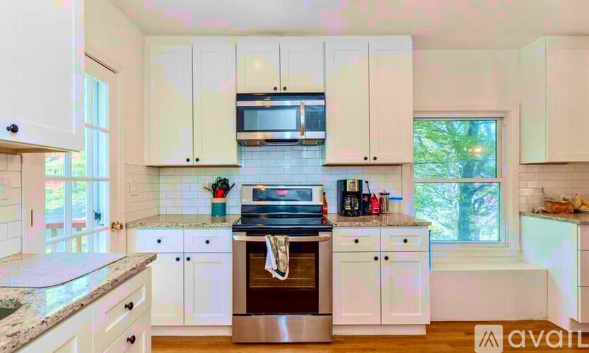 Boston Apartment: 21 Kinross Rd