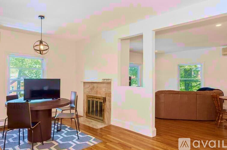 Boston Apartment: 21 Kinross Rd