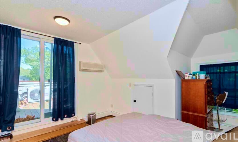 Boston Apartment: 21 Kinross Rd