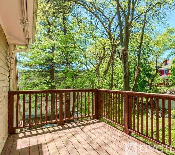 Boston Apartment: 21 Kinross Rd
