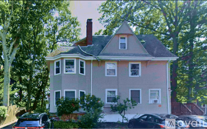 Boston Apartment: 21 Kinross Rd