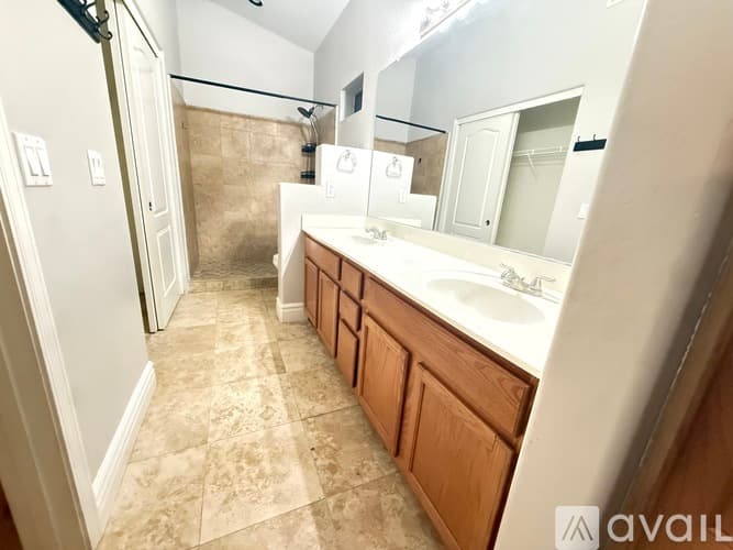 Mesa House: 514 S Labelle