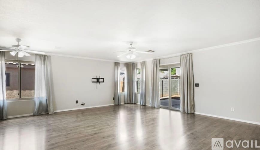 Mesa House: 11014 E Flossmoor Cir