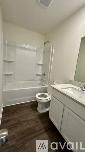 Jackson House: 492 Grand Magnolia St