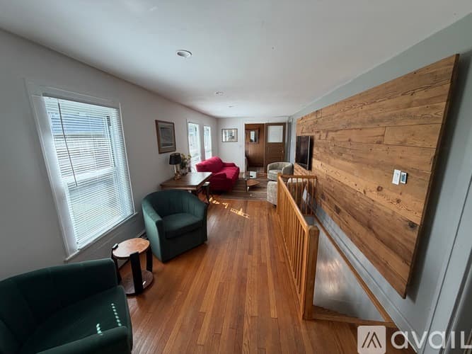 Litchfield House: 120 Looking Glass Hill Road