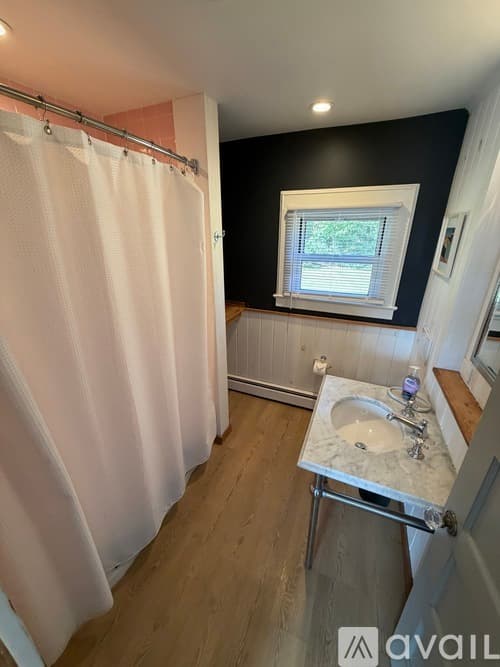 Litchfield House: 120 Looking Glass Hill Road