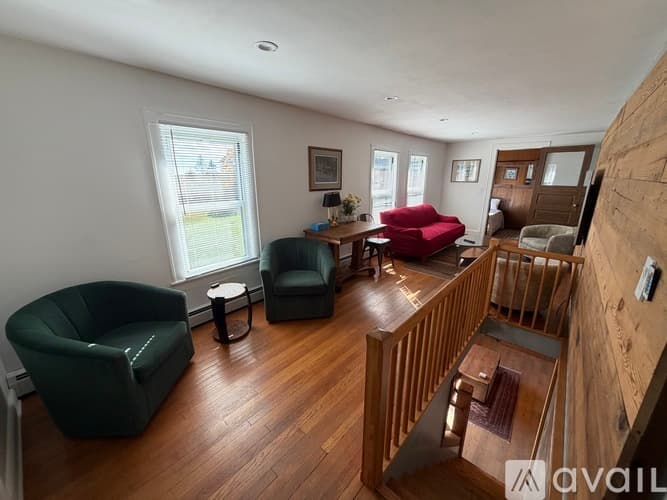 Litchfield House: 120 Looking Glass Hill Road