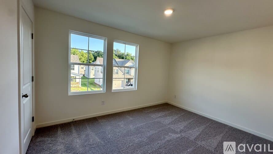 Jackson House: 239 Golden Raintree Dr
