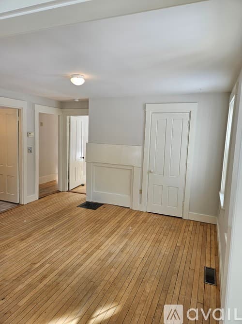 Stratham Apartment: 201 Portsmouth Ave