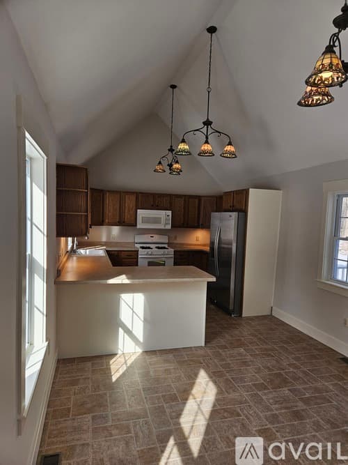 Stratham Apartment: 201 Portsmouth Ave