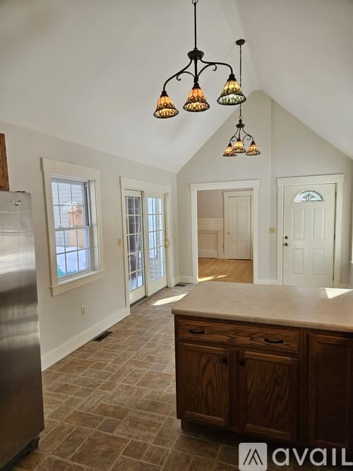 Stratham Apartment: 201 Portsmouth Ave
