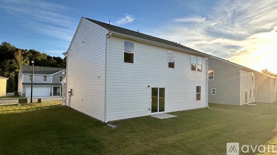 Jackson House: 239 Golden Raintree Dr